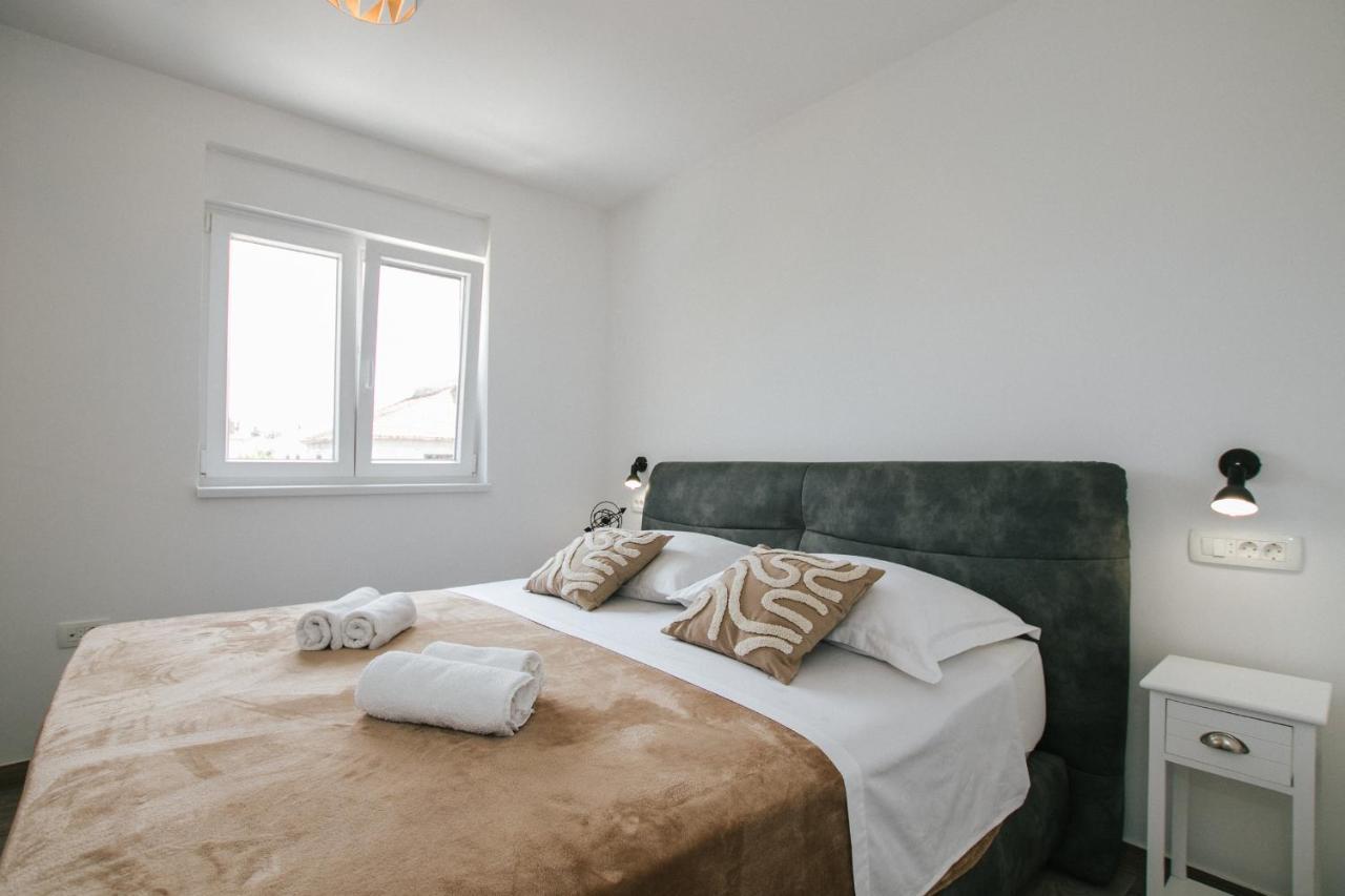 Luxury Apartments Marija Трогир Экстерьер фото