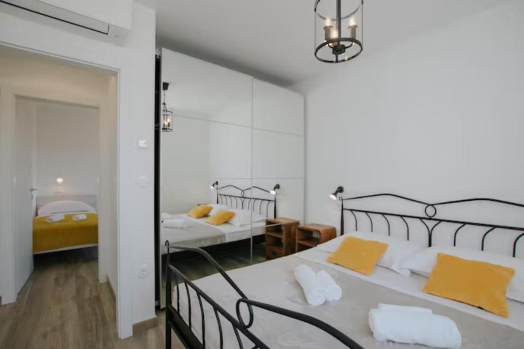 Luxury Apartments Marija Трогир Экстерьер фото
